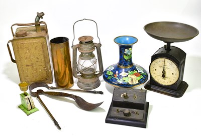 Lot 1067 - A mixed group of collectors' items to include...
