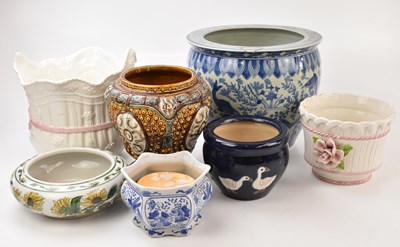 Lot 1342 - A mixed group of ceramics to include a Kewdos...