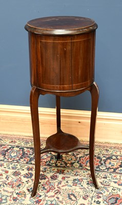 Lot 1635 - An Edwardian mahogany and crossbanded circular...
