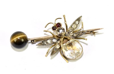 Lot 1419 - A novelty yellow metal insect brooch with...