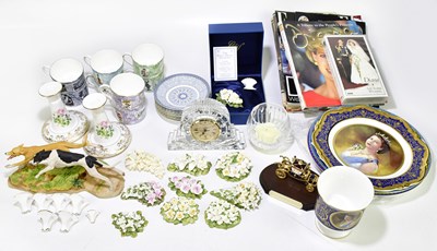 Lot 1316 - An assortment of decorative ceramics and...