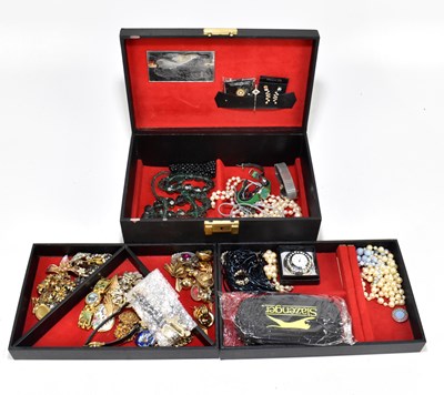 Lot 1267 - A small quantity of costume jewellery