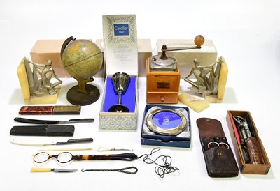 Lot 1078 - An assortment of collectors' items to include...