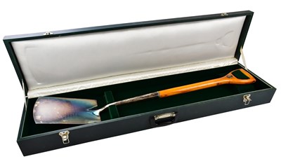 Lot 2036 - A cased shovel, inscribed 'Hamilton Oil...