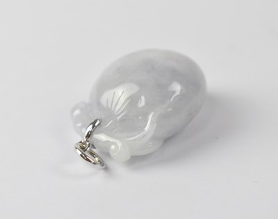 Lot 985 - A grey mauve heart-shaped jade pendant