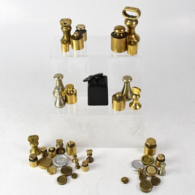 Lot 178 - A quantity of predominantly brass weights,...