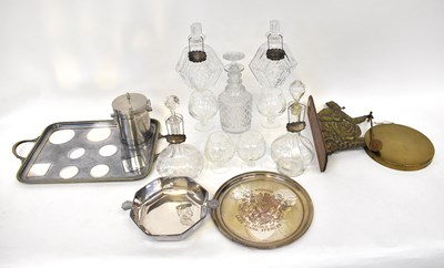 Lot 162 - A vintage gong in the form of a seated...