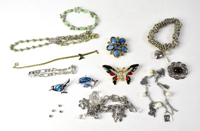 Lot 852 - A quantity of vintage jewellery