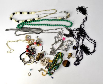 Lot 860 - Mixed costume jewellery