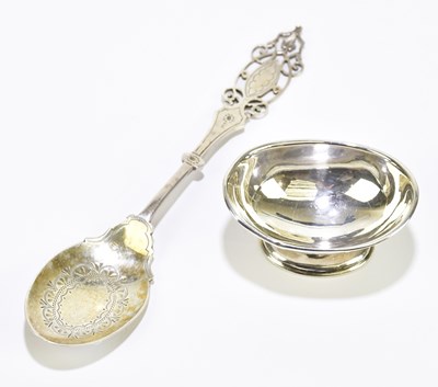 Lot 1352 - MAPPIN & WEBB; a George V hallmarked silver...