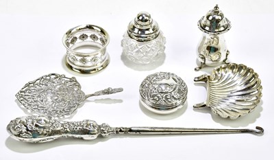 Lot 1348 - W & I BROADWAY; an Elizabeth II hallmarked...