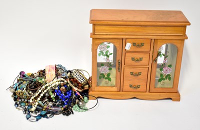 Lot 840 - A large quantity of costume jewellery