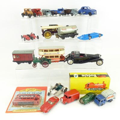 Lot 220 - A collection of diecast vehicles