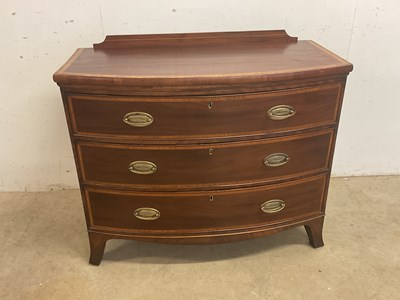 Lot 413 - A mahogany satinwood crossbanded bowfronted...