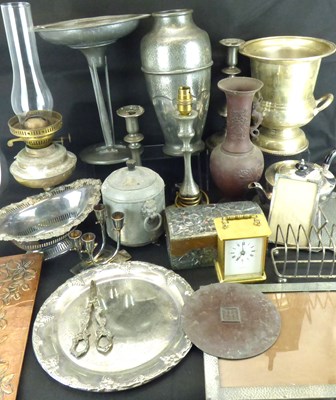 Lot 195 - Various items of vintage and antique mixed metalware