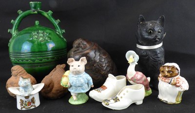 Lot 304 - Various items of collectible pottery