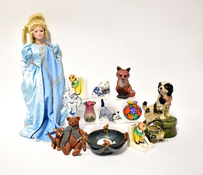 Lot 281 - A quantity of various decorative ceramics