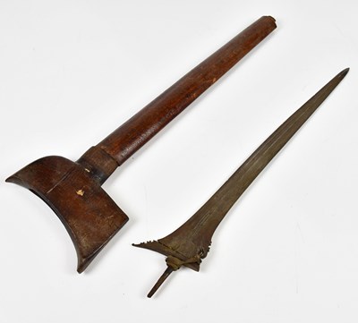 Lot 730 - An 18th/early 19th century eastern kris with...