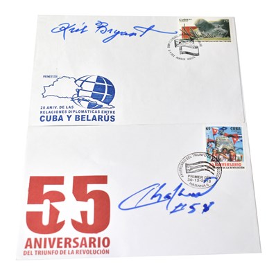 Lot 394 - AMERICAN BASEBALL; a first day cover signed by...