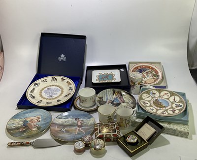 Lot 1668 - ROYAL CROWN DERBY; a square trinket box and...