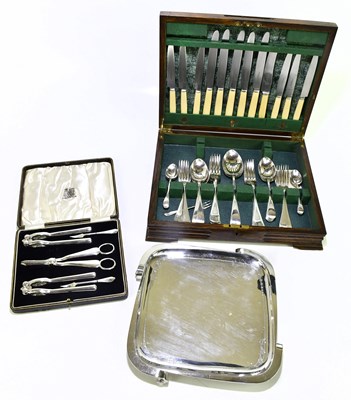 Lot 1024 - A small collection of assorted silver plate,...