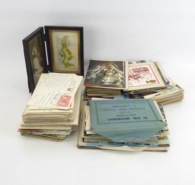 Lot 626 - A quantity of mostly vintage and early 20th century postcards