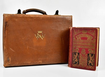Lot 1013 - A vintage leather vanity case (lacking...