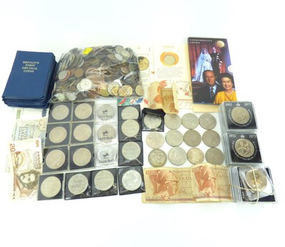 Lot 762 - A quantity of mixed coins