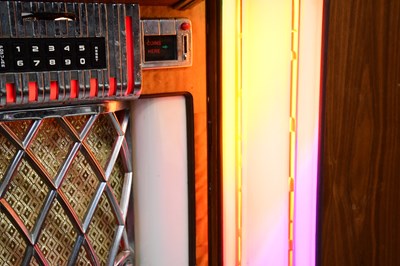 Lot 690 - A 1950s-style CD phonograph jukebox by...