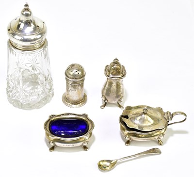 Lot 1131 - ROBERT PRINGLE & SONS; a George V hallmarked...