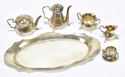Lot 1314 - SAUNDERS & SHEPHERD; a George V hallmarked...
