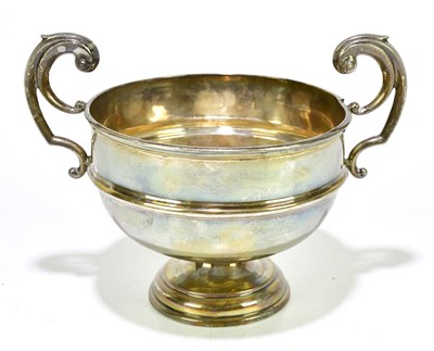 Lot 1276 - An early 20th century silver twin handled rose...