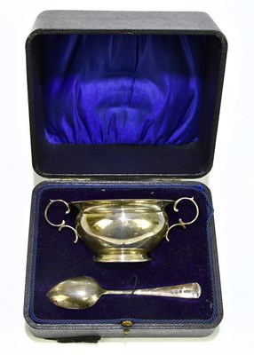 Lot 1312 - JOSEPH GLOSTER LTD; a George V hallmarked...