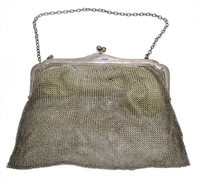 Lot 1311 - LONDON CHAIN BAG COMPANY; a George V...