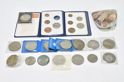 Lot 1471 - A small quantity of assorted coins to include...
