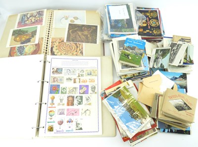 Lot 625 - Various mixed modern and mid-20th century postcards