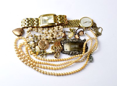 Lot 876 - Various items of jewellery