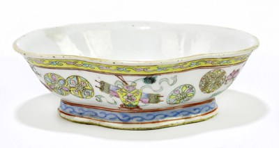 Lot 1824 - A 20th century Famille Rose quatroform bowl,...