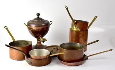 Lot 189 - A quantity of copper pots, pans and kettles