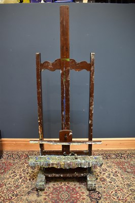 Lot 281 - A large early 20th century oak easel, height...