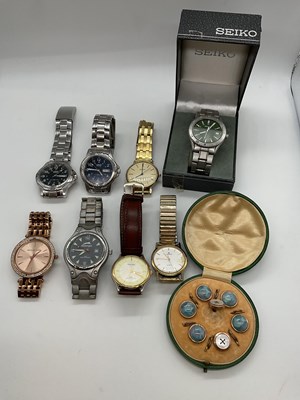 Lot 1310 - A group of watches including Lorus and Pulsar,...