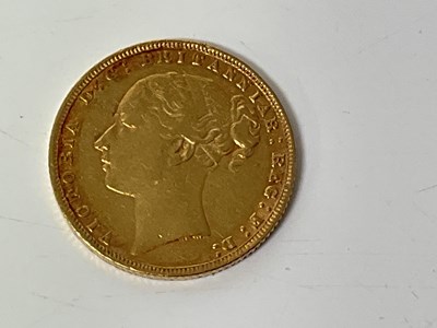 Lot 1326 - A Victorian full sovereign, young head, 1876.