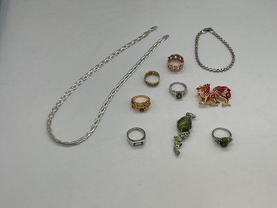 Lot 1268 - A small collection of costume jewellery...