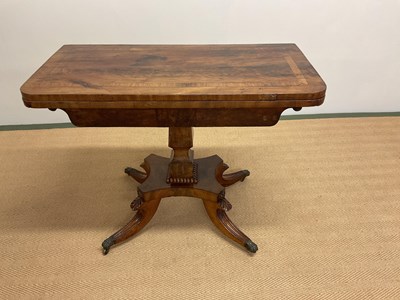 Lot 435 - An early 19th century mahogany crossbanded...