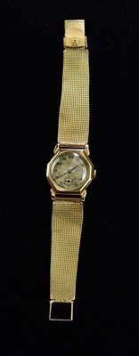 Lot 2871 - An early 20th century gentleman's 9ct gold...