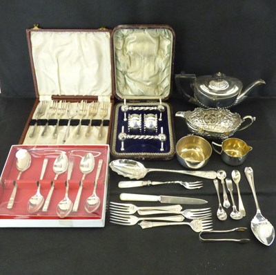 Lot 654 - Various silver plated items