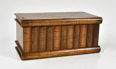 Lot 1037 - A Sorrento ware jewellery box decorated with...