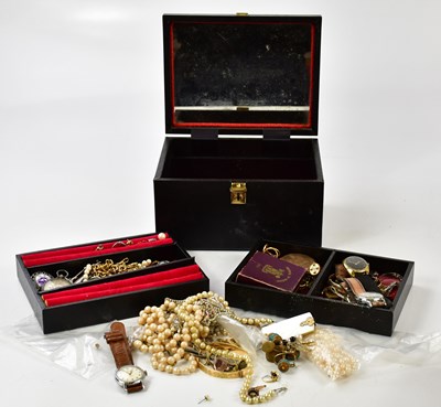 Lot 2165 - A mixed collection of costume jewellery to...
