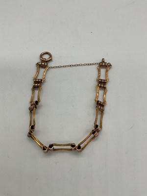 Lot 1222 - A late Victorian/Edwardian 9ct gold openwork...