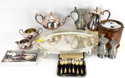 Lot 729 - Various items of silver and silver plate, to...